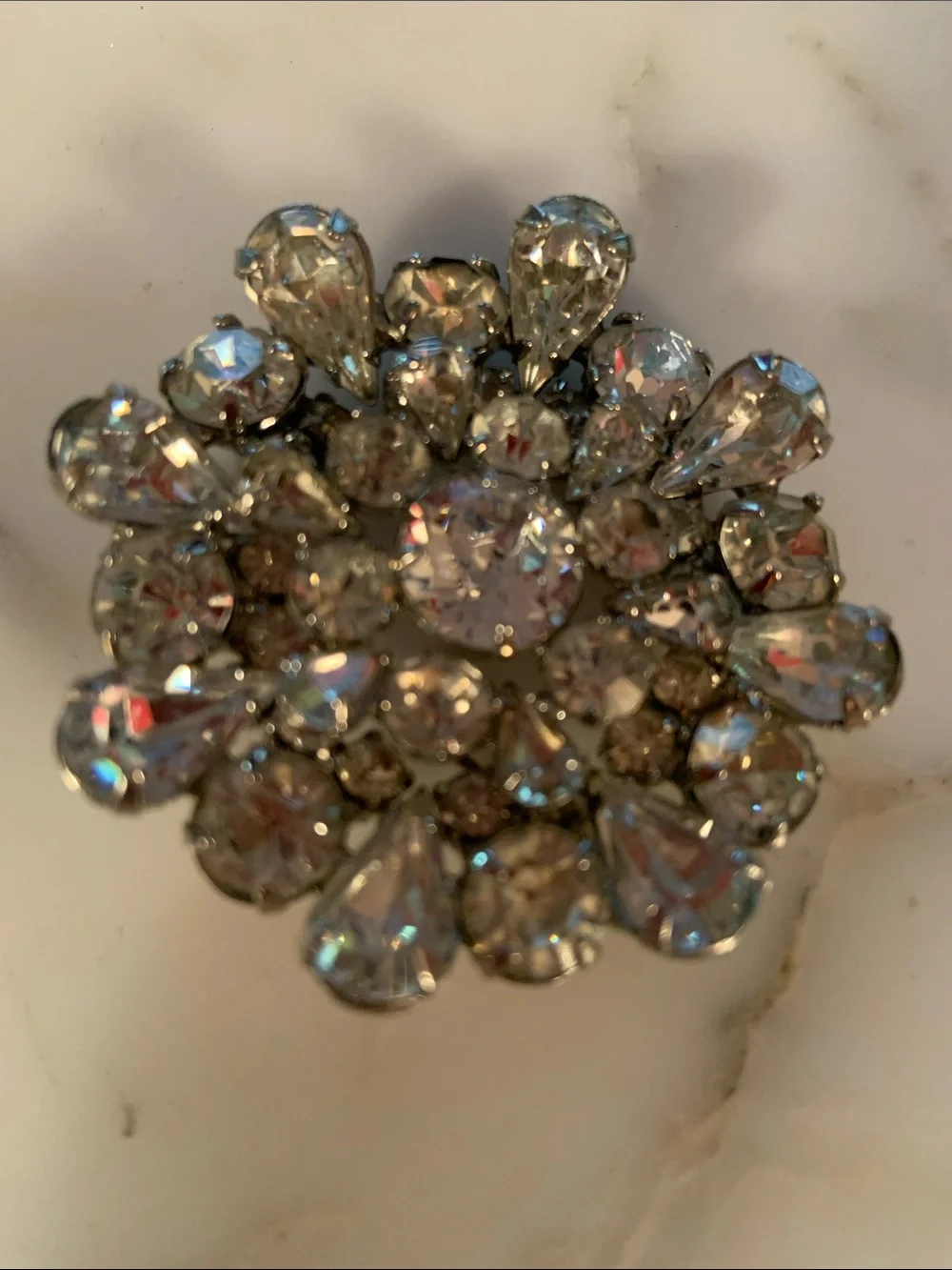 Vintage Weiss Clear Floral Rhinestone Brooch — Classic Sparkle